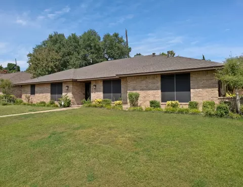 1406 Shadybrook Dr, Desoto, TX 75115