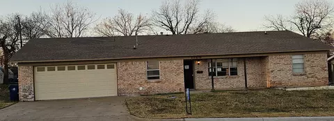 1106 Gifford Dr, Granbury, TX 76048