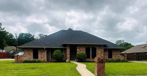 1925 N Collegiate Dr, Paris, TX 75462