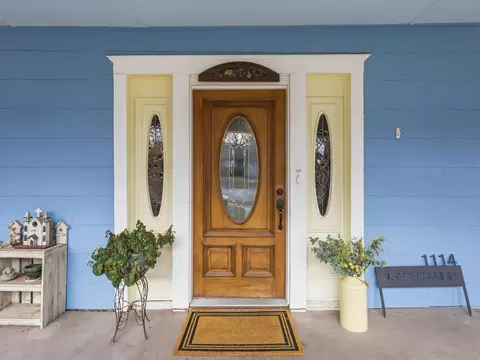 1114 W Congress St, Denton, TX 76201