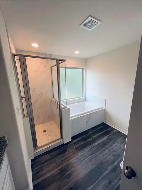 Bath - 103 E 15th St, Bonham, TX 75418 photo 2 of 3