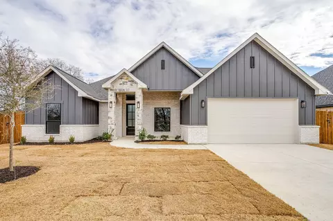 3322 N Grove St, Fort Worth, TX 76106