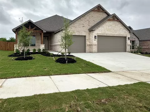 2001 Belle Lagos Ln, Cleburne, TX 76033
