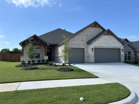2001 Belle Lagos Ln, Cleburne, TX 76033