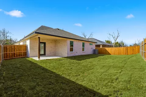 Exterior - 714 Bethlehem St, Terrell, TX 75160 photo 3 of 3