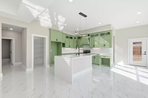 Kitchen - 714 Bethlehem St, Terrell, TX 75160 photo 1 of 2
