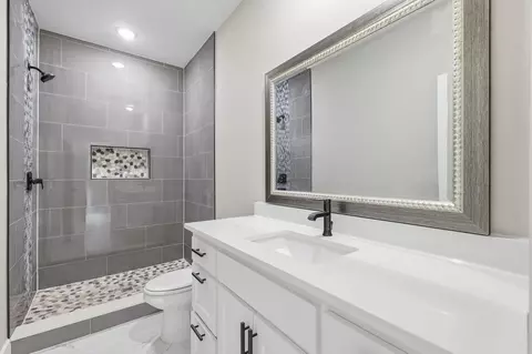 Bath - 714 Bethlehem St, Terrell, TX 75160 photo 1 of 3