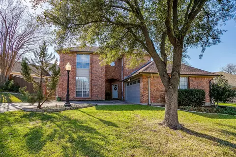 3913 Willow Way Rd, Fort Worth, TX 76133