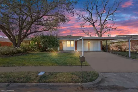 106 S Barbara St, Lacy Lakeview, TX 76705