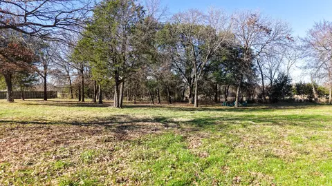 210 Forest Ln, Kemp, TX 75143