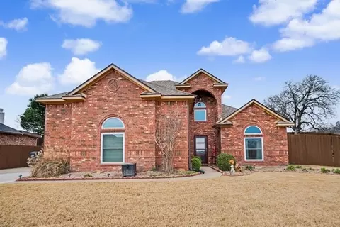 400 Winterwood Dr, Kennedale, TX 76060