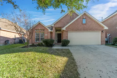 8013 Belladonna Dr, Fort Worth, TX 76123