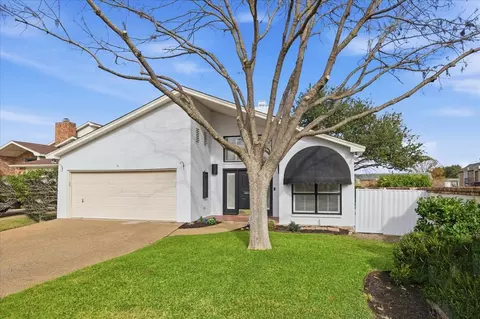 22 One Main Pl, Benbrook, TX 76126