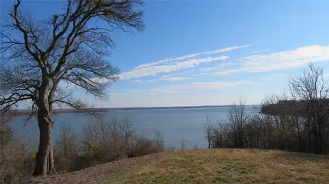 272 Chisam Rd, Valley View, TX 76272