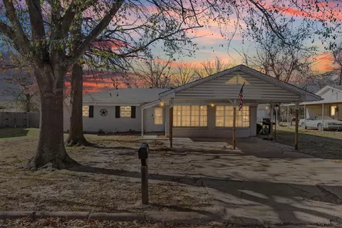 1117 Bowie St, Sulphur Springs, TX 75482