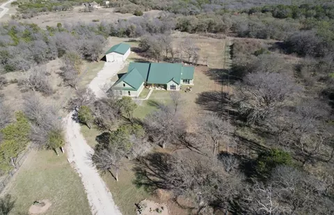 1079 Mountain Bluebird Ct, Graford, TX 76449