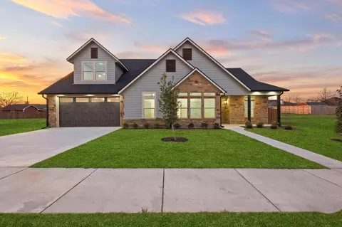 512 Bandera Dr, Howe, TX 75459