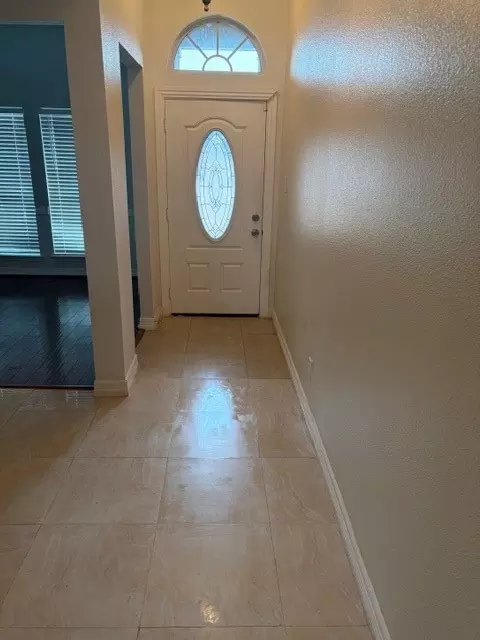 Entry Way - 921 Brookhaven Dr, Lancaster, TX 75134 photo 1 of 5
