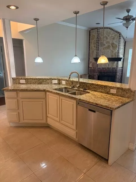 Kitchen - 921 Brookhaven Dr, Lancaster, TX 75134 photo 3 of 3