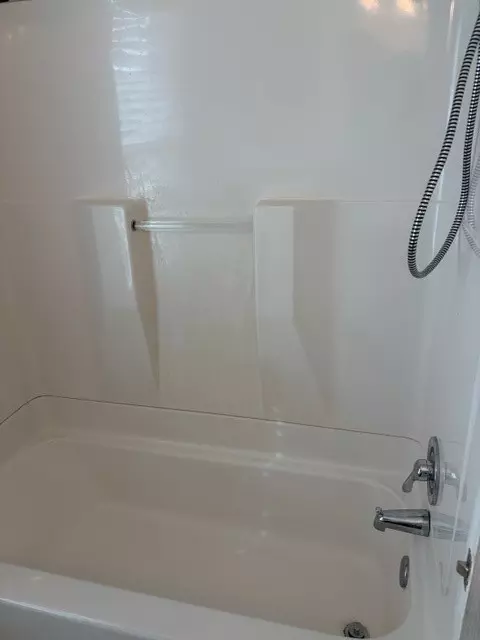 Bath - 921 Brookhaven Dr, Lancaster, TX 75134 photo 2 of 7