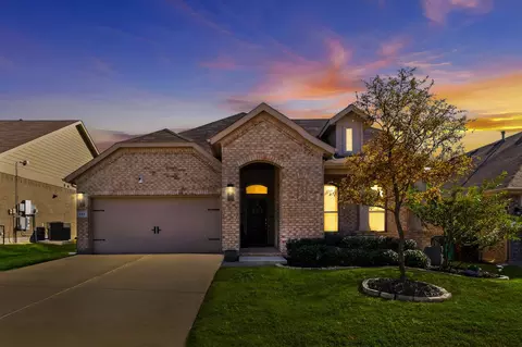 317 Hogan Dr, Denton, TX 76210