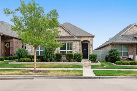 Exterior - 920 10th St, Argyle, TX 76226 photo 2 of 5