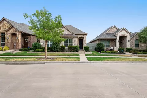 Exterior - 920 10th St, Argyle, TX 76226 photo 3 of 5