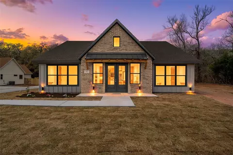127 Canyon Ridge Dr, Waco, TX 76705