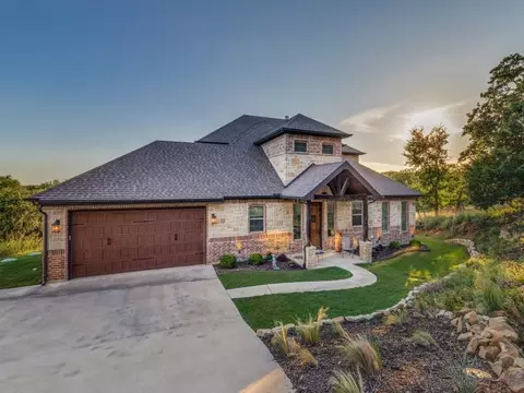165 Cote D Azur, Chico, TX 76431