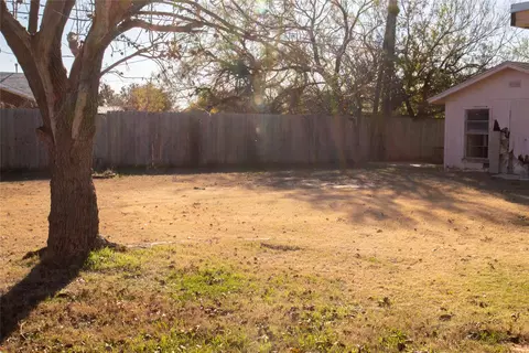 Exterior - 1719 21st St, Anson, TX 79501 photo 3 of 3