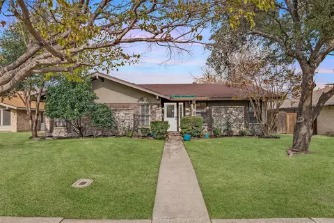 1365 Forestglen Dr, Lewisville, TX 75067