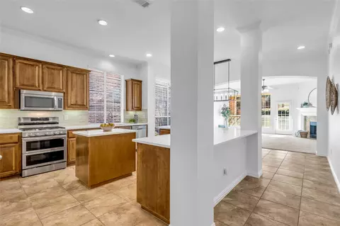 1140 Wilson Dr, Lantana, TX 76226