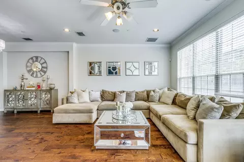 3932 Asbury Ln, Addison, TX 75001