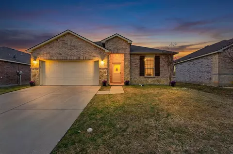 5824 Mirror Ridge Dr, Fort Worth, TX 76179