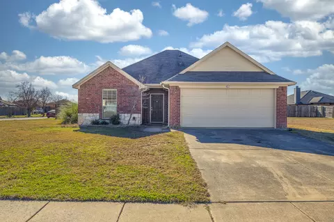 137 Lipan St, Greenville, TX 75402