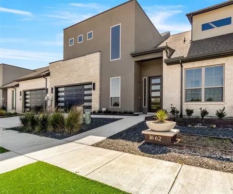 1662 Governors Blvd, Heath, TX 75032