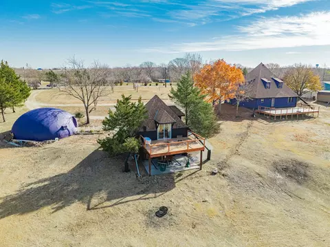 691 Bear Rd, Van Alstyne, TX 75495