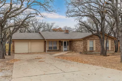 499 Oakwood Dr, Eastland, TX 76448