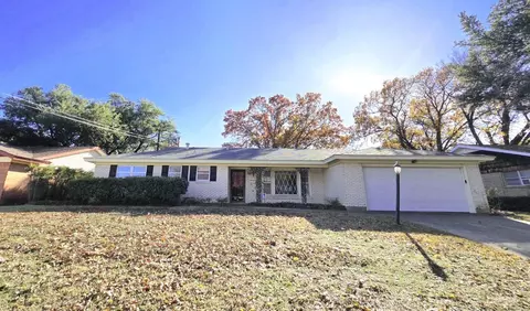 5708 Starlight Dr, Haltom City, TX 76117