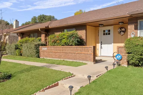 2409 Aquaduct Dr, Bedford, TX 76022
