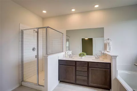 Bath - 2703 Sayers Way, Forney, TX 75126 photo 1 of 4