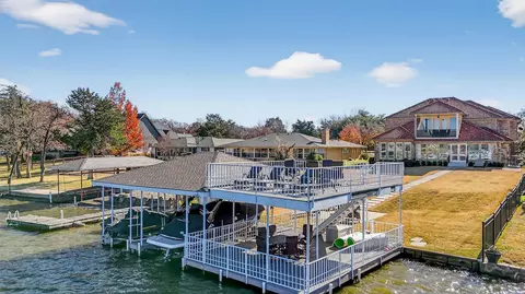 600 Kiowa Dr E, Lake Kiowa, TX 76240