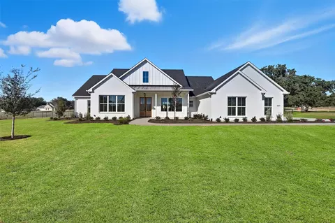 1033 Arbor Vista Dr, Azle, TX 76020