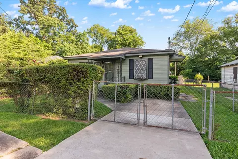 109 W 85th St, Shreveport, LA 71106