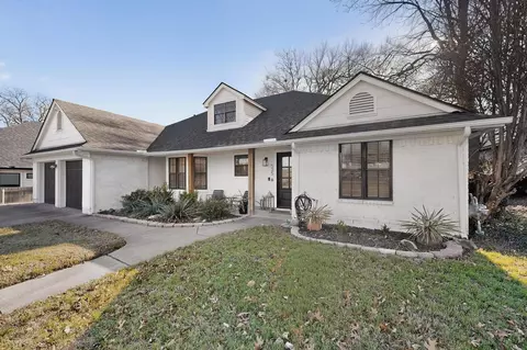 535 W Crossland Blvd, Grand Prairie, TX 75052