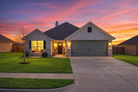 4203 Padron Ln, Sanger, TX 76266