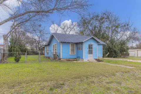 Exterior - 316 E Warren St, Hewitt, TX 76643 photo 2 of 5