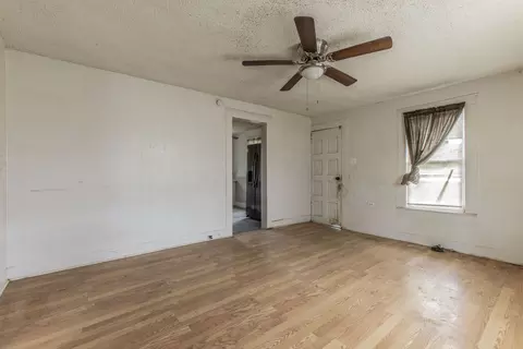 Living - 316 E Warren St, Hewitt, TX 76643 photo 3 of 4