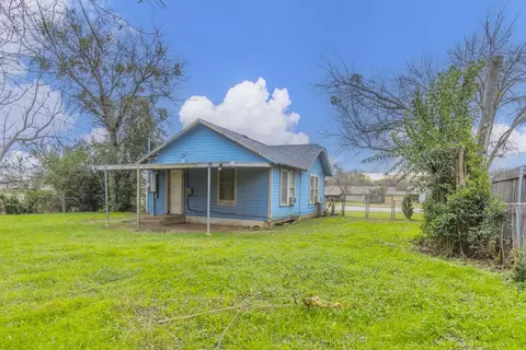 Exterior - 316 E Warren St, Hewitt, TX 76643 photo 4 of 5