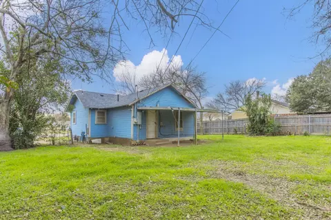 Exterior - 316 E Warren St, Hewitt, TX 76643 photo 5 of 5
